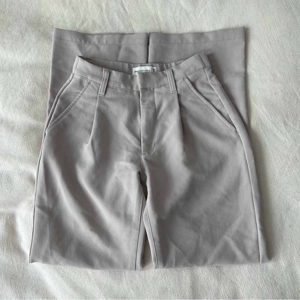 Abercrombie size 25 trousers